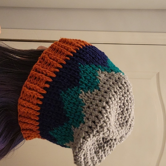 💎3/$15 NWOT Handmade mountain motif toque - Picture 3 of 5